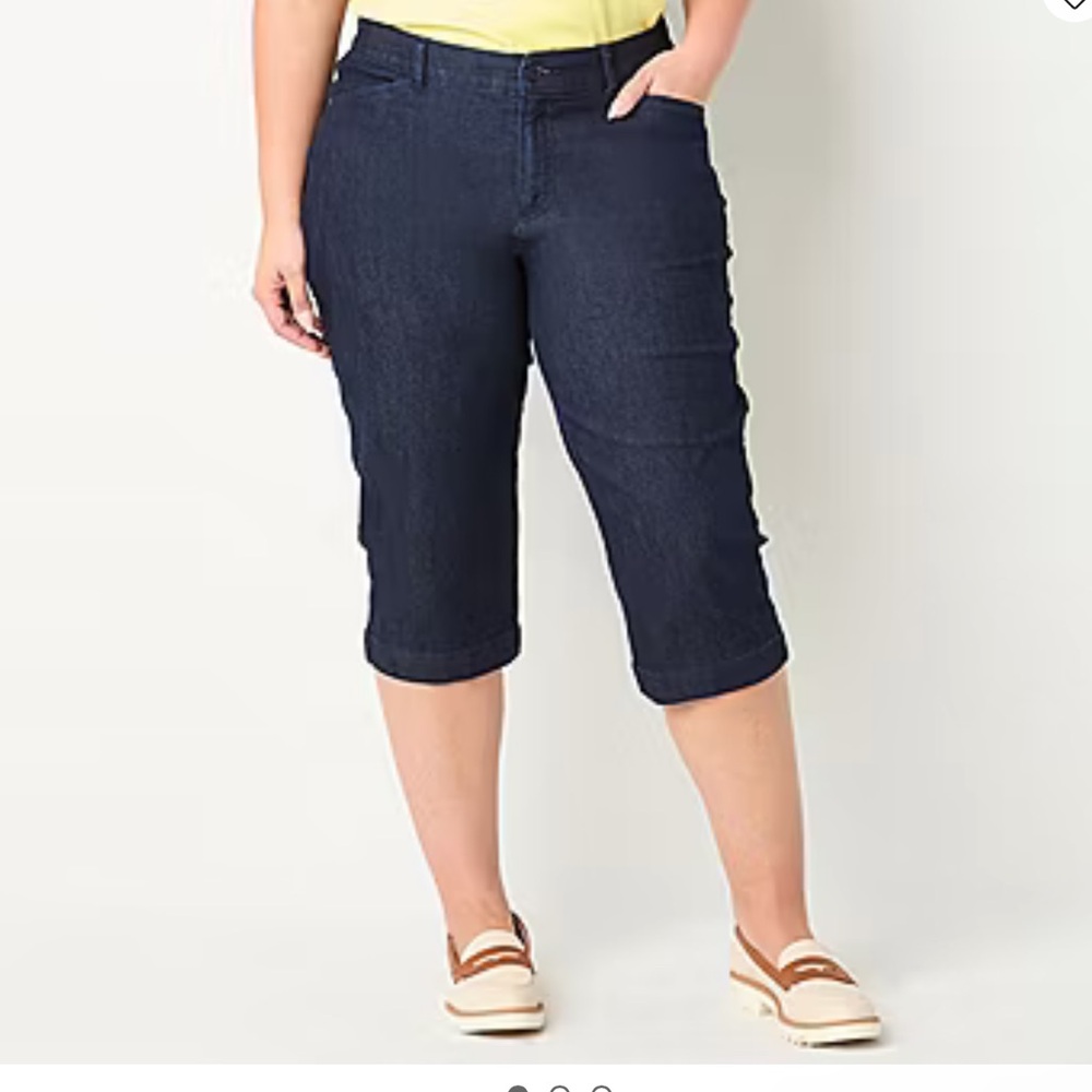St. John's Bay Secretly Slender Mid Rise Plus Capris Size 8